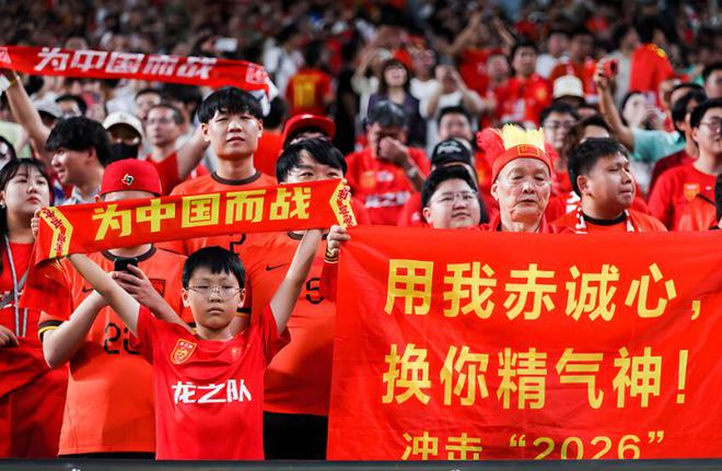 球迷互动：粉丝投票选出年度最爱球员的简单介绍