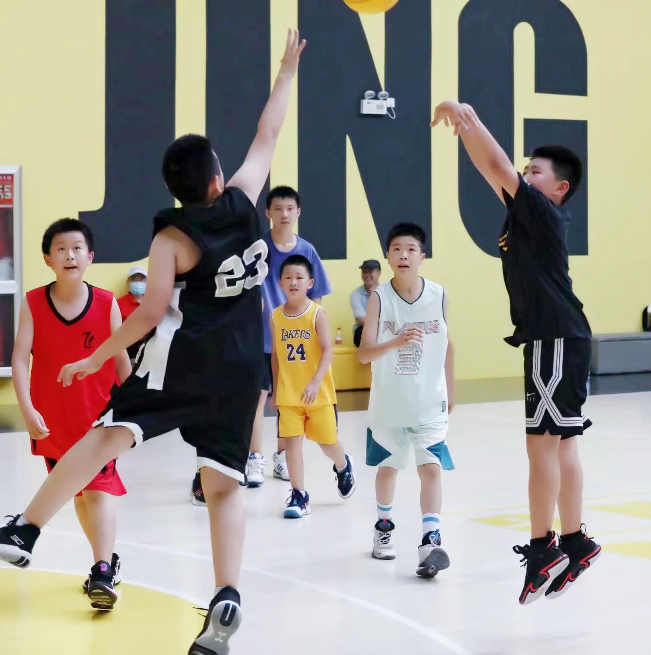 青少年篮球训练营全国推广，点燃全民热情