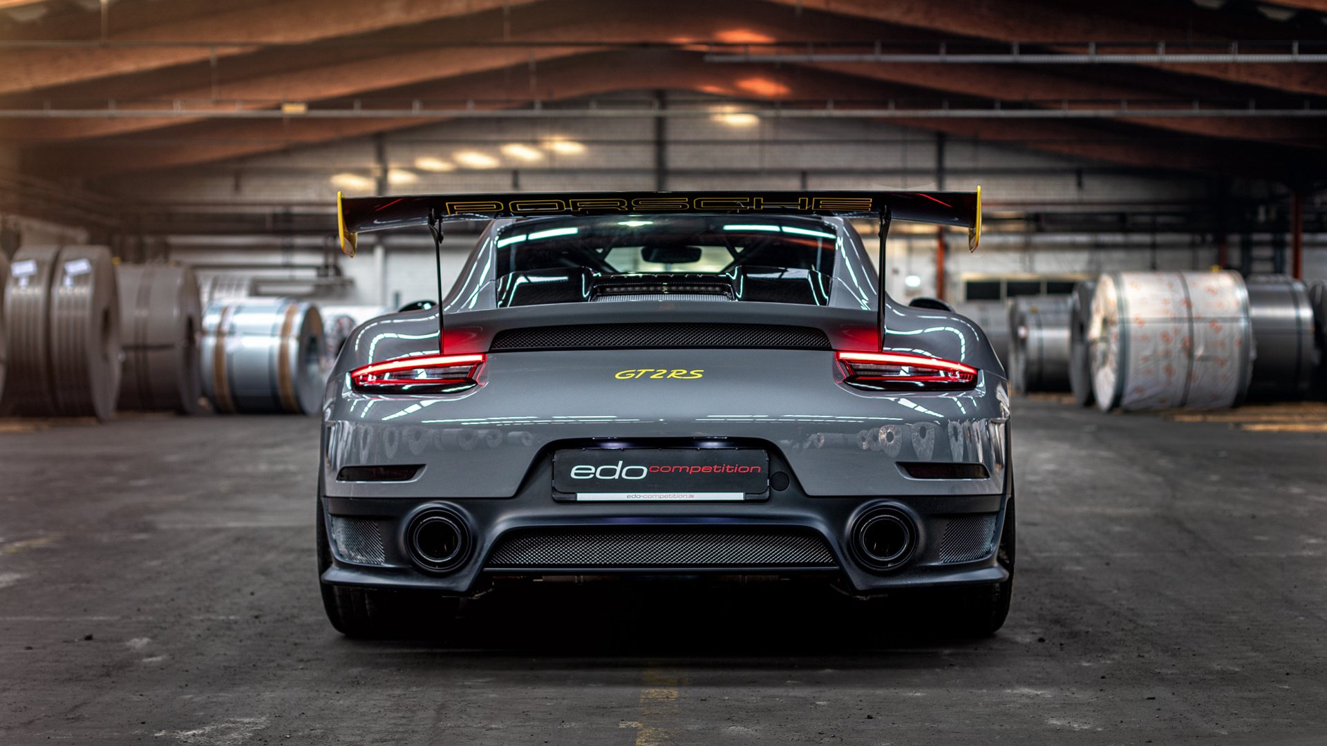 艾比·德尔福：作为防守支柱，成功组织起南非队的防线，《艾比·里德尔》